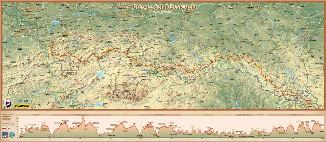Mapa turystyczna z zaznaczonym Głównym Szlakiem Beskidzkim, biegnącym przez malownicze pasma górskie.