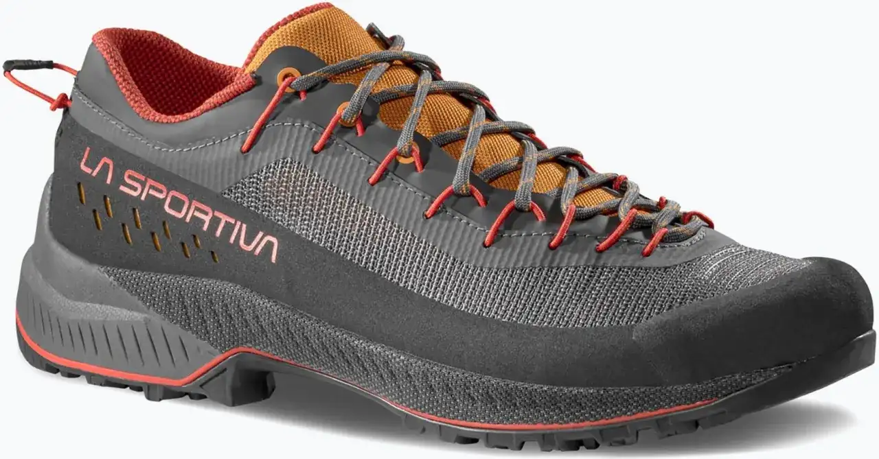 Szary but trekkingowy La Sportiva TX4 Evo z pomarańczowymi i czerwonymi akcentami, idealny na górskie przygody.