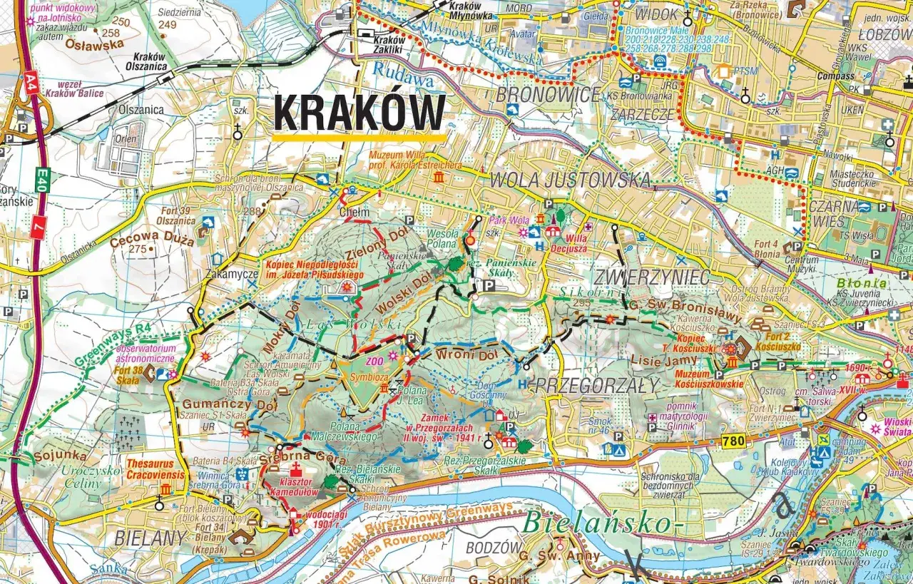 Mapa turystyczna z zaznaczonymi szlakami, fortami i zabytkami. Widać tu fragmenty Krakowa i okolic, w tym g&oacute;ry blisko Krakowa.